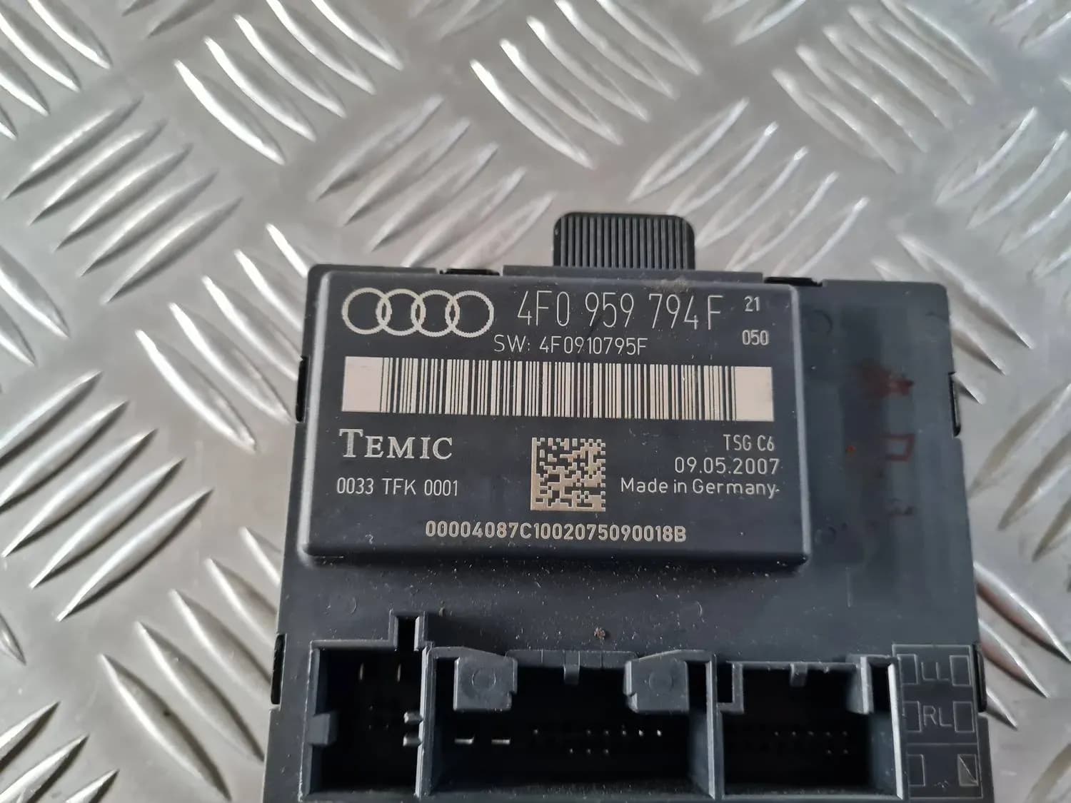 Oikean takaoven ohjausyksikkö AUDI A6 2008 - foto 2