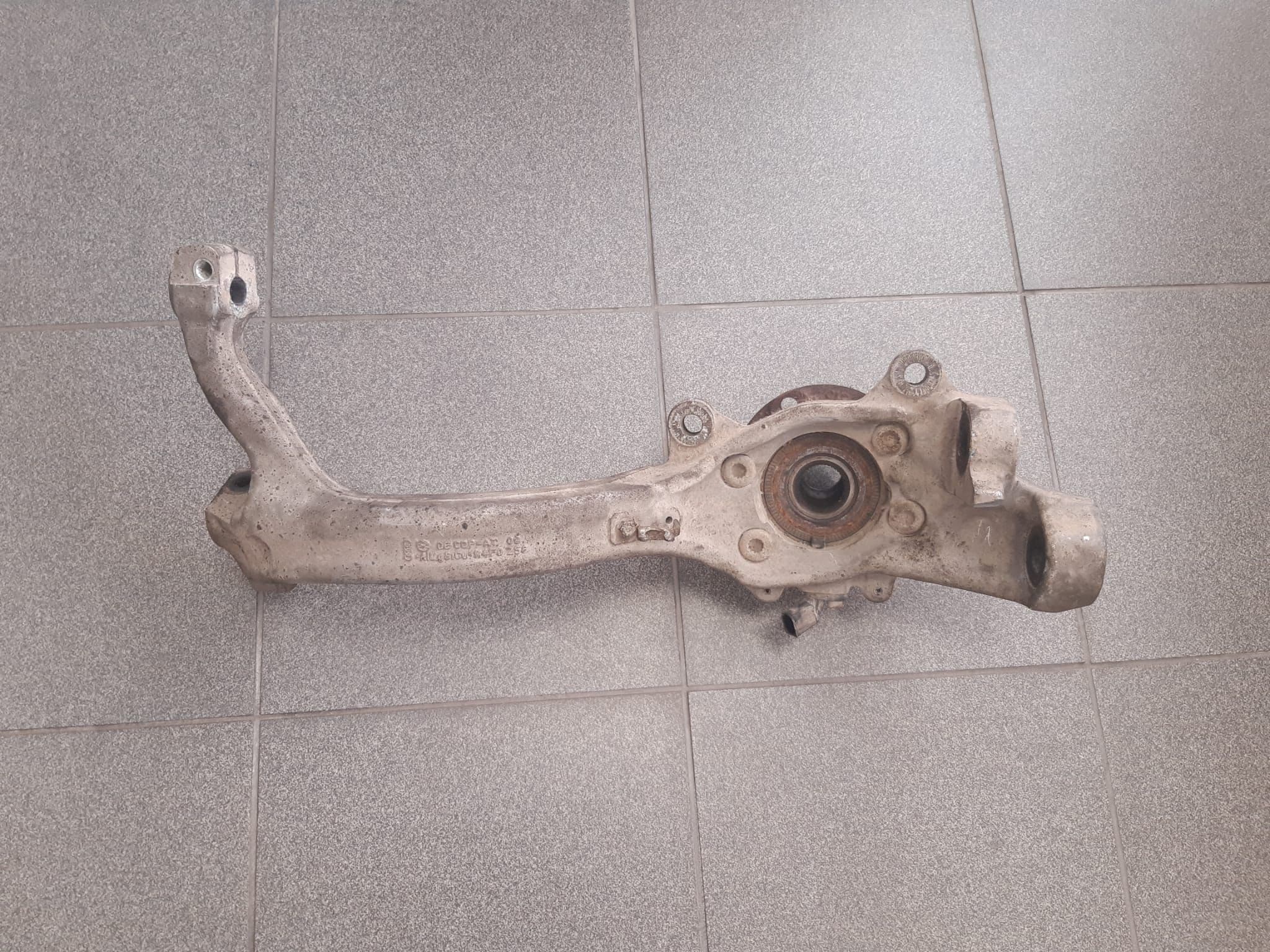 Ohjausnivel edessä oikealla AUDI A6 2008 - foto 1
