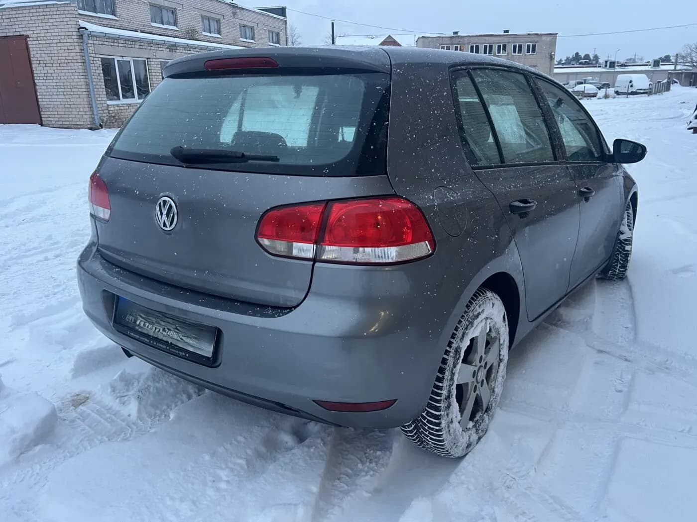 Kuva puretusta autosta 5
