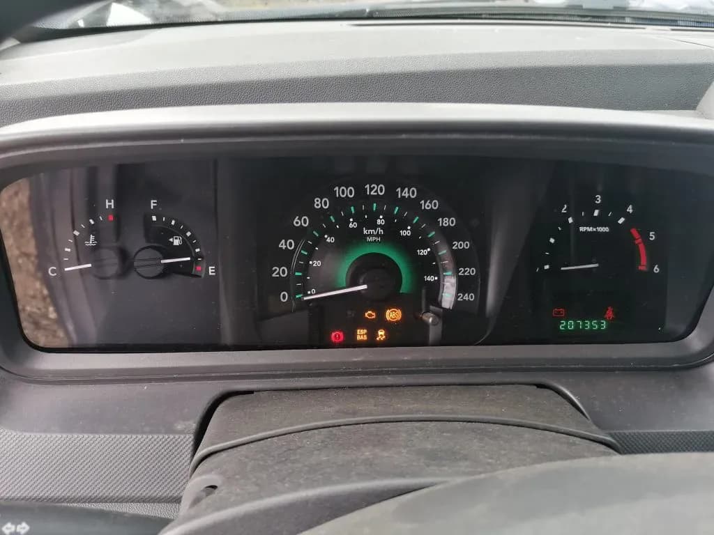 Kuva puretusta autosta 4