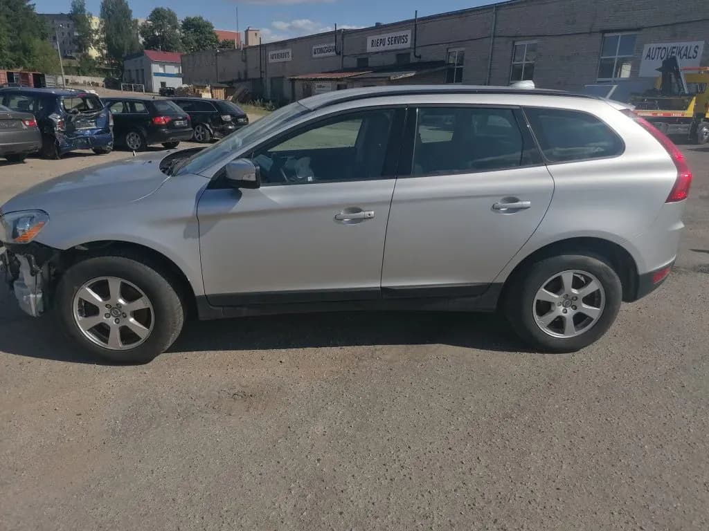 Kuva puretusta autosta 1
