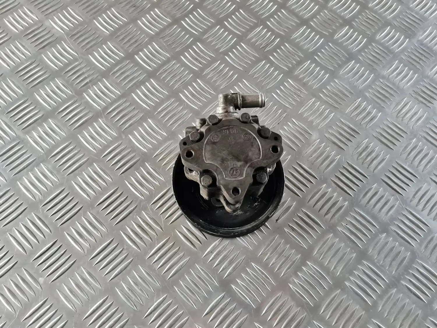Hydraulinen tehostin AUDI A6 2008 - foto 5