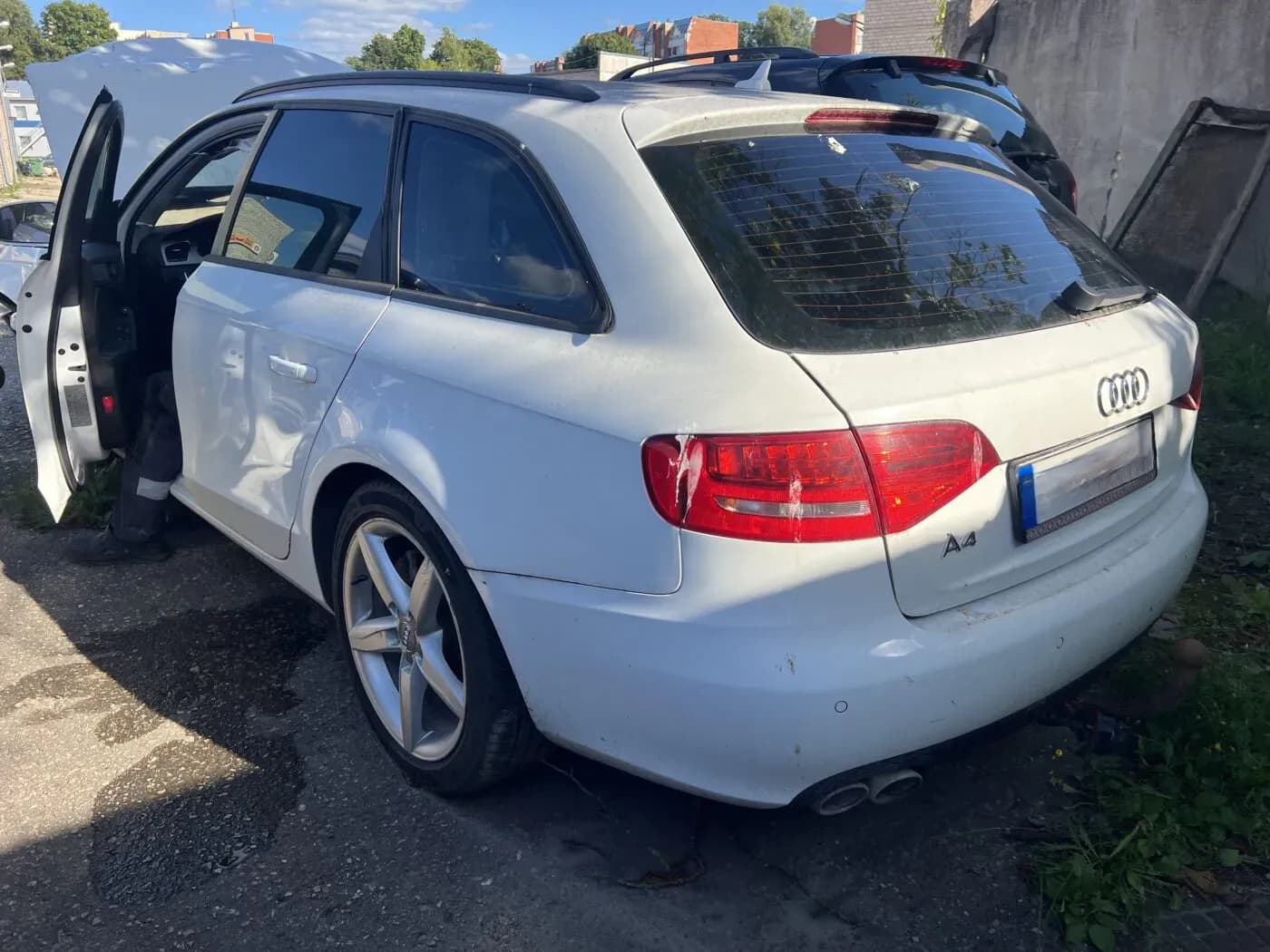 Kuva puretusta autosta 3