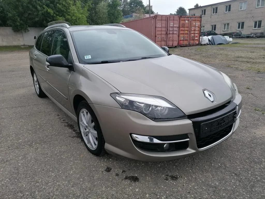 Kuva puretusta autosta 1