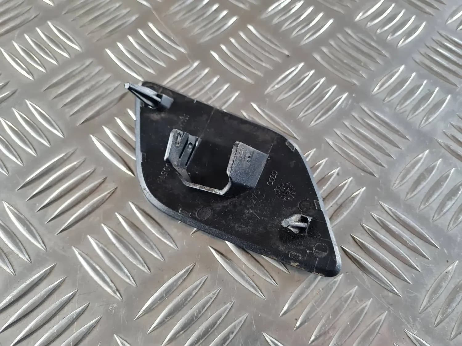 Pesurin suuttimen kansi AUDI A6 2008 - foto 5