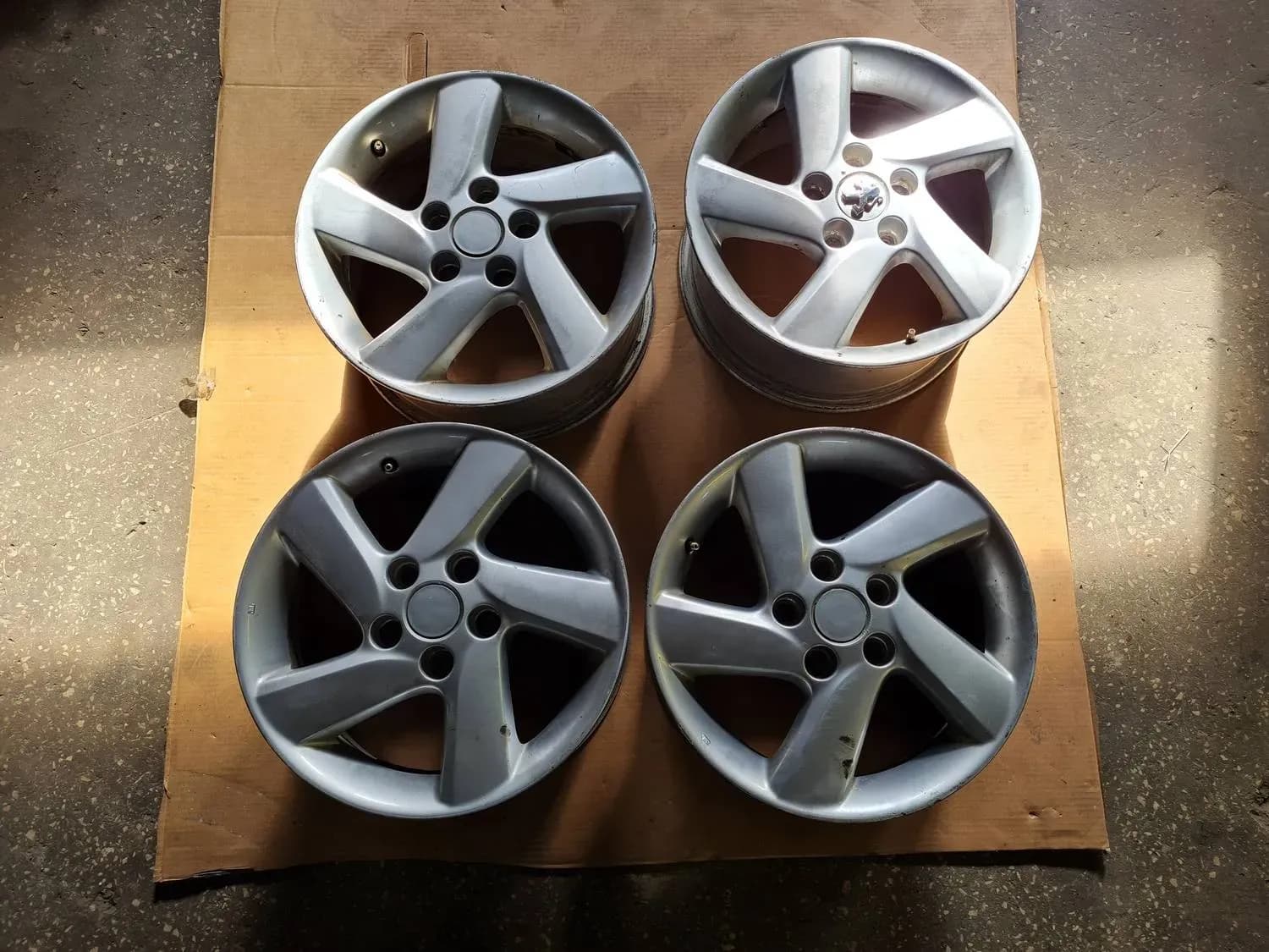 Kevytmetallivanteet (setti) RENAULT SCENIC III 2011 - foto 1