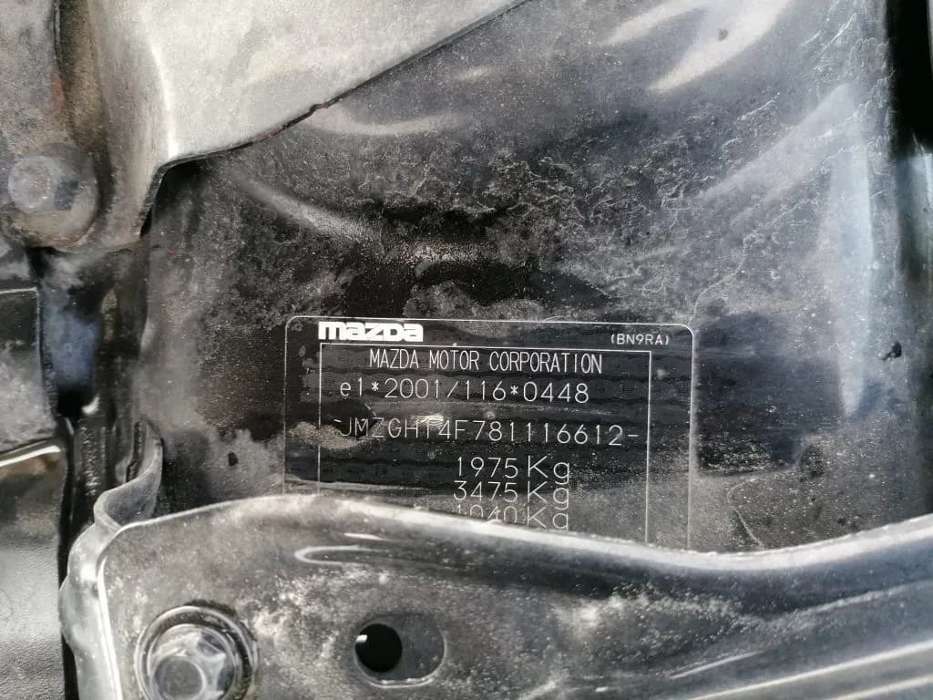 Kuva puretusta autosta 4