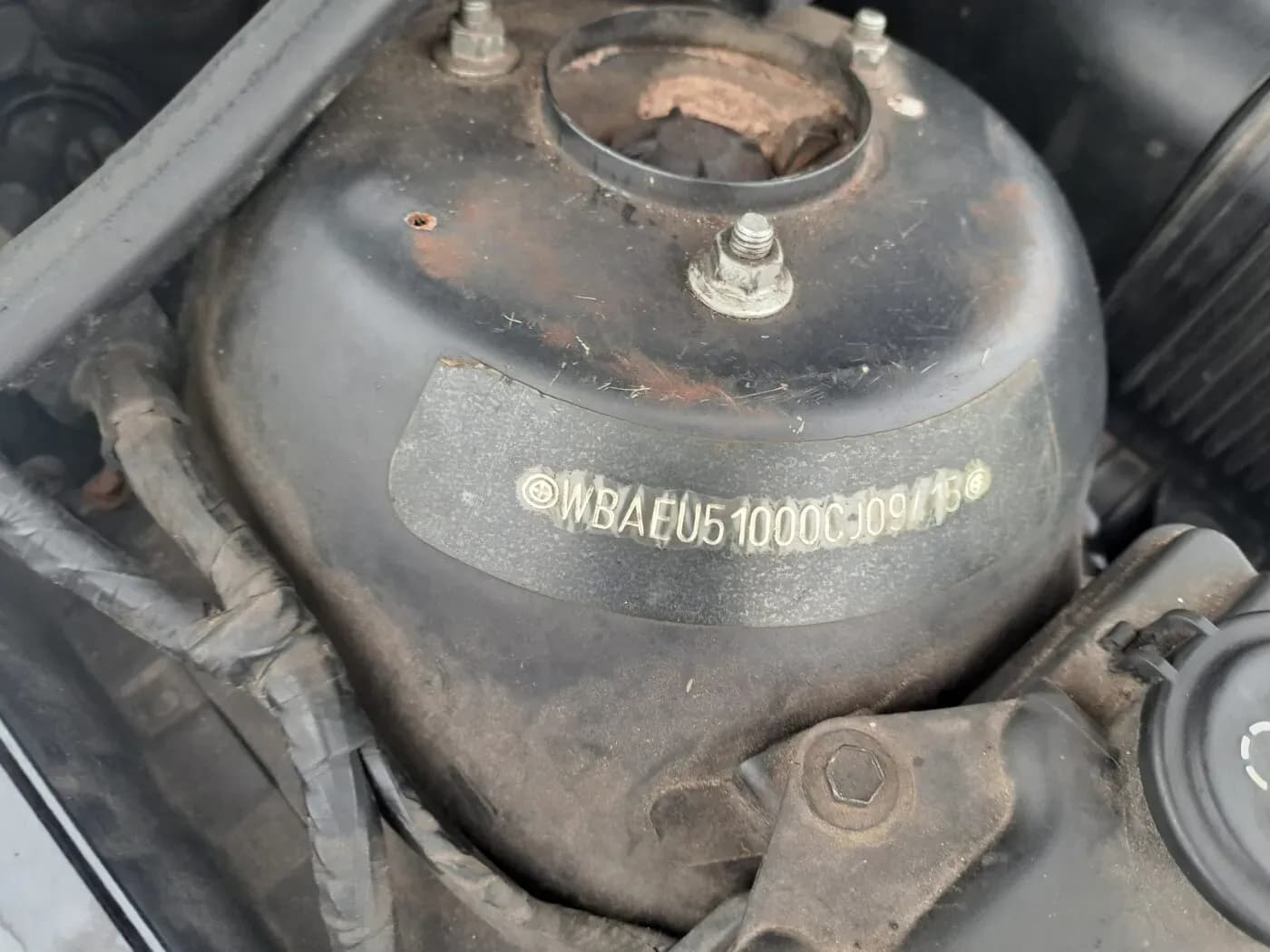 Kuva puretusta autosta 2