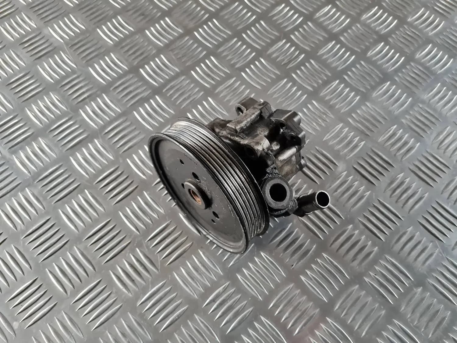 Hydraulinen tehostin AUDI A6 2008 - foto 1