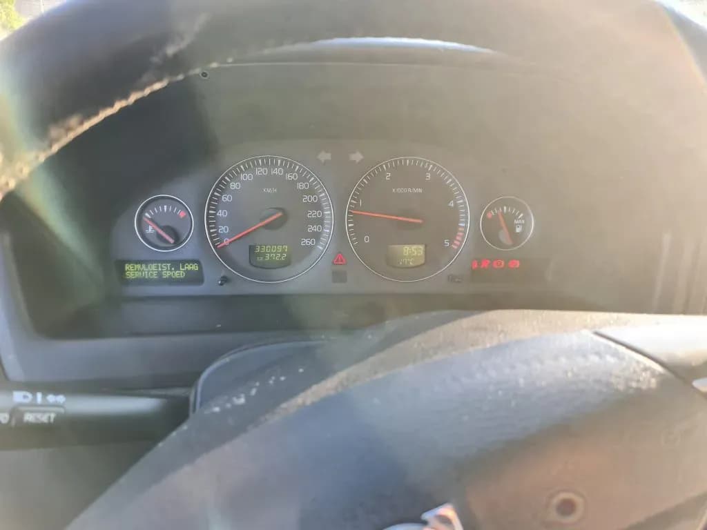 Kuva puretusta autosta 3