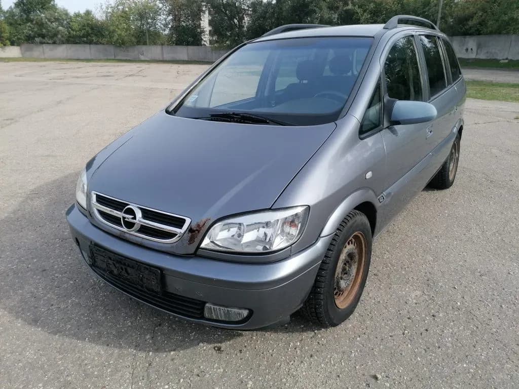 Kuva puretusta autosta 1