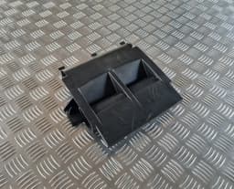 Takaistuimen selkänojan muovinen suojus varten VOLVO S80 2007 Black