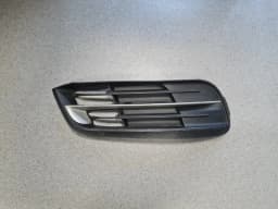 Sumuvalojen säleikkö, oikea BMW 520D F11 2011 TOURING