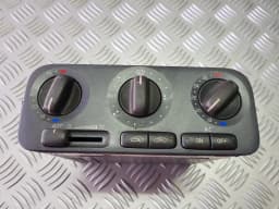 Ilmastoinnin ohjausyksikkö VOLVO V70 1997