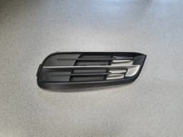 Sumuvalojen säleikkö, vasen BMW 520D F11 2011 TOURING
