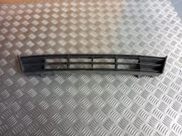 Suuri alempi puskurin ritilä BMW 520D F11 2011 TOURING