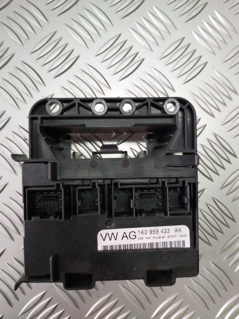 Komforta vadības bloks priekš VW GOLF 5 2006 1 Komforta vadības bloks priekš VW GOLF 5 2006