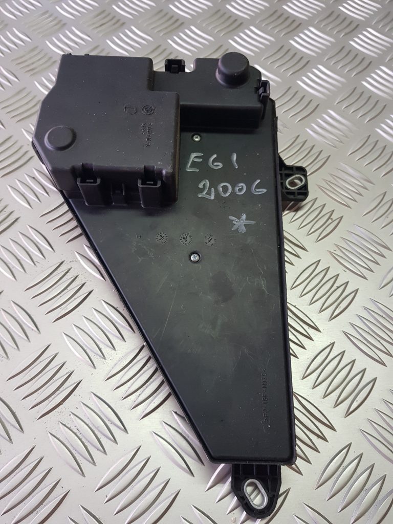 Drošinātāju relejas kaste priekš BMW 530D E61 2006 TOURING TITANSILVER