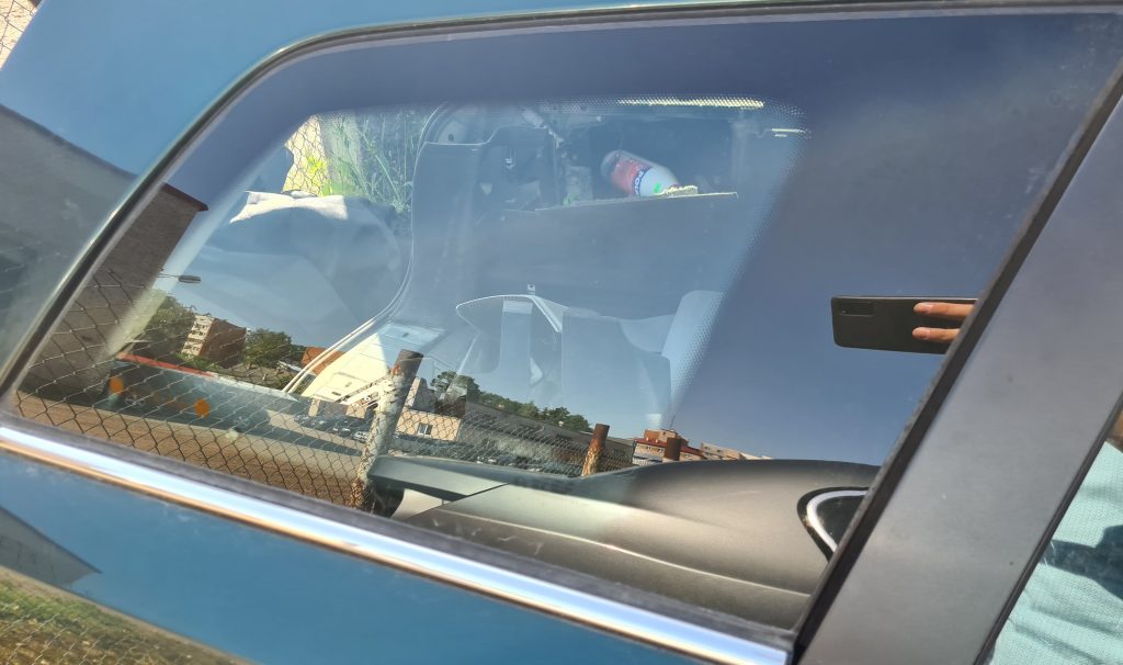 Aizmugurējais labais sānu stikls priekš OPEL ASTRA H 2005 GREEN 1 Aizmugurējais labais sānu stikls priekš OPEL ASTRA H 2005 GREEN