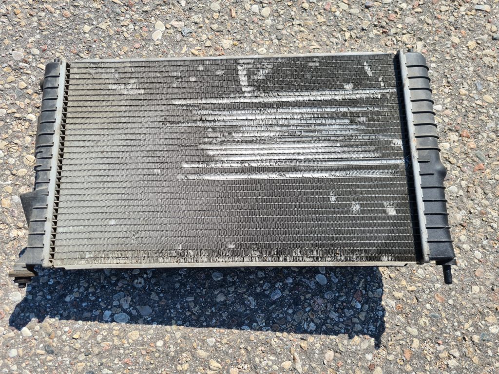 Dzesēšanas radiators priekš SAAB 9-5 1999 1 Dzesēšanas radiators priekš SAAB 9-5 1999