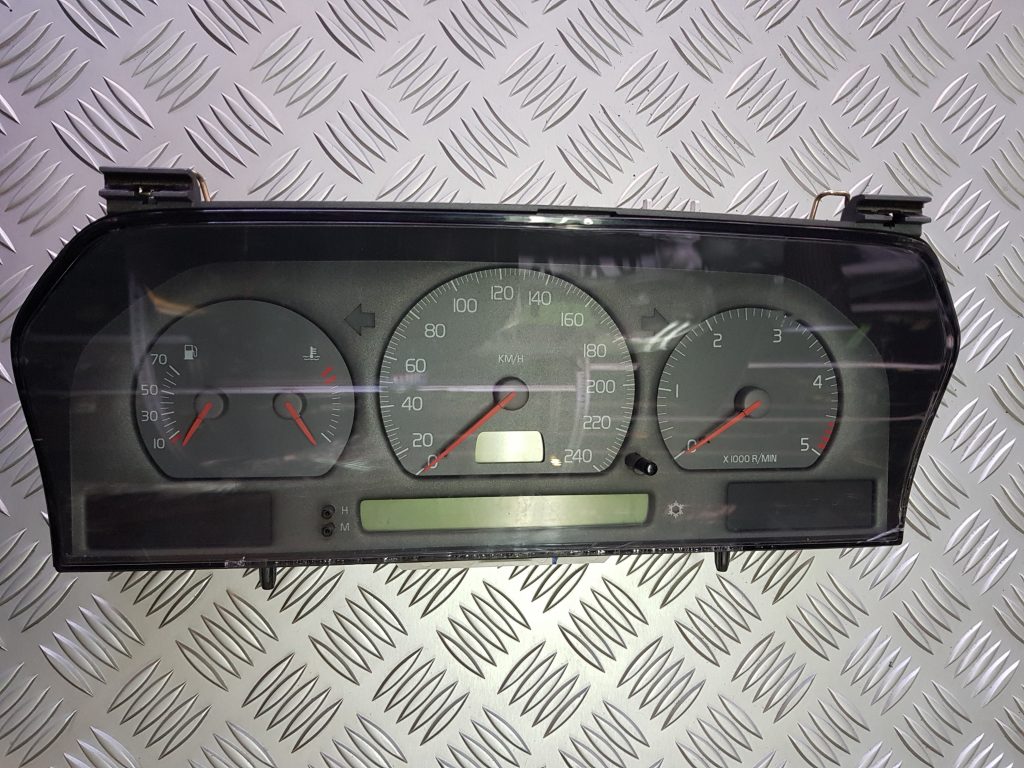 Spidometrs priekš VOLVO V70 1997 1 Spidometrs priekš VOLVO V70 1997
