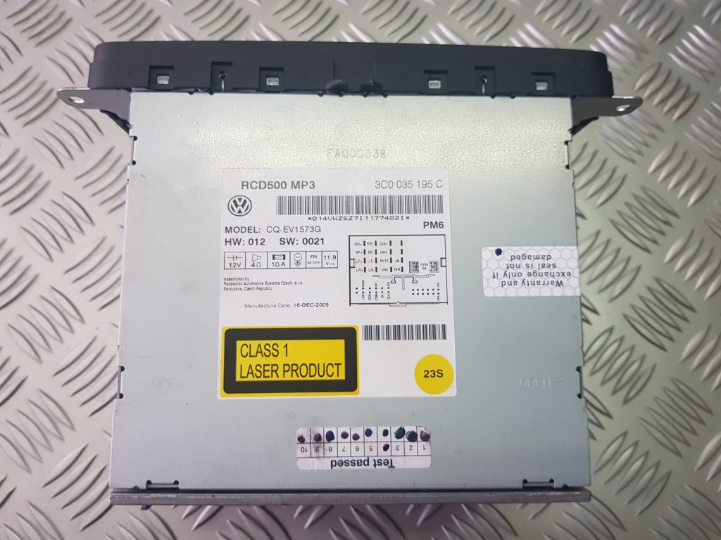 CD/DVD/Navigācijas bloks priekš VW PASSAT B6 2008 ANGL. 2 CD/DVD/Navigācijas bloks priekš VW PASSAT B6 2008 ANGL.