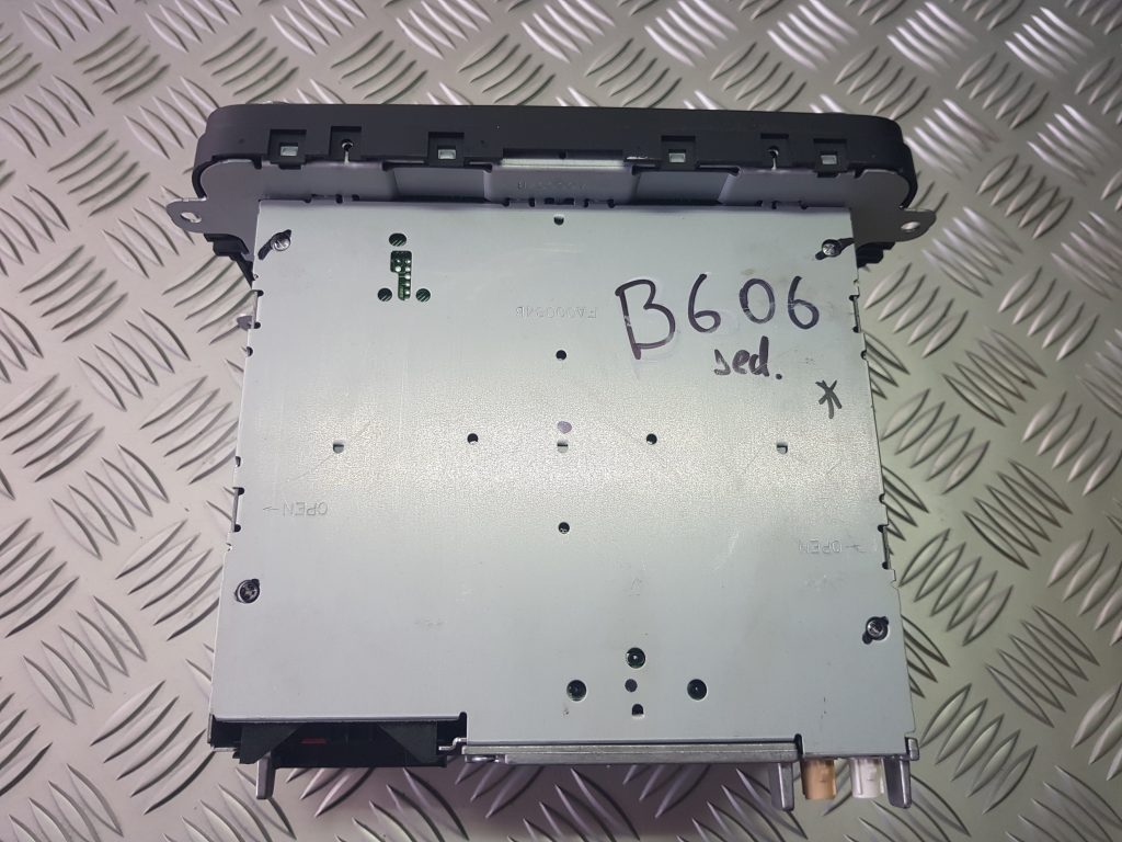 CD/DVD/Navigācijas bloks priekš VW PASSAT B6 2008 ANGL. 3 CD/DVD/Navigācijas bloks priekš VW PASSAT B6 2008 ANGL.