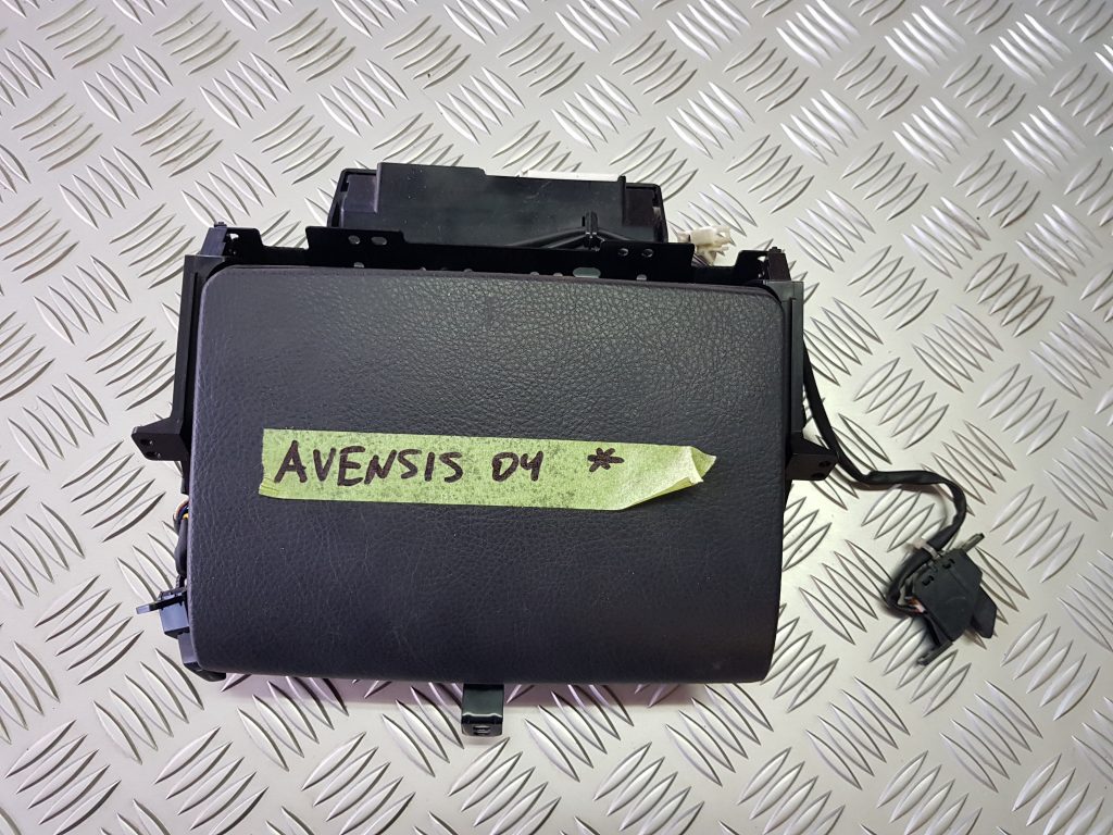 Displejs priekš TOYOTA AVENSIS 2004 1 Displejs priekš TOYOTA AVENSIS 2004
