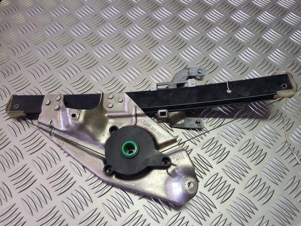 Stikla pacelšanas mehānisms aizmugurējais labais priekš AUDI A6 AVANT 2003 1 Stikla pacelšanas mehānisms aizmugurējais labais priekš AUDI A6 AVANT 2003