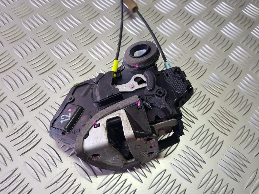 Aizmugurējo kreiso durvju slēdzene priekš TOYOTA HILUX 2009