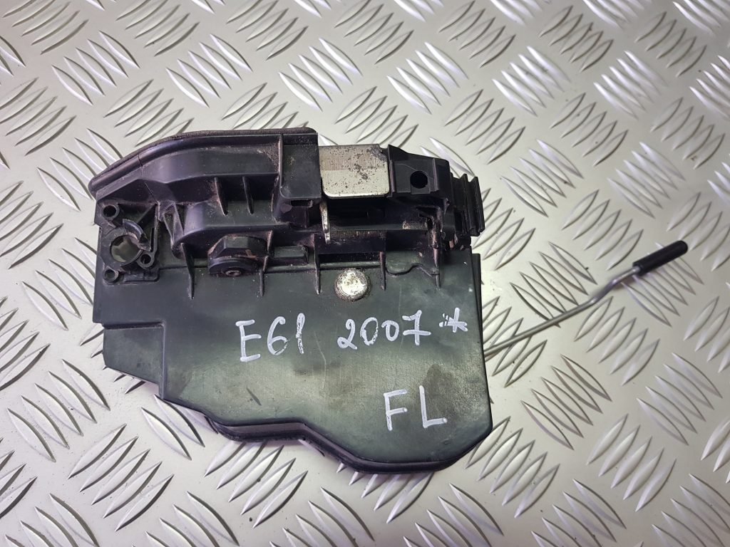 Priekšējo kreiso durvju slēdzene priekš BMW 525D E61 2007 TOURING BLACK 1 Priekšējo kreiso durvju slēdzene priekš BMW 525D E61 2007 TOURING BLACK