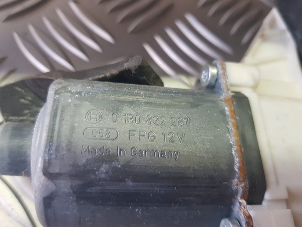 Stikla pacelšanas mehānisms aizmugurējais labais priekš FORD GALAXY 2007 3 Stikla pacelšanas mehānisms aizmugurējais labais priekš FORD GALAXY 2007