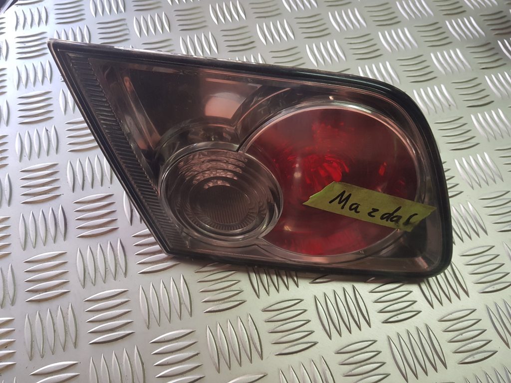 Bagāžnieka vāka kreisais lukturis priekš MAZDA 6 2006 1 Bagāžnieka vāka kreisais lukturis priekš MAZDA 6 2006