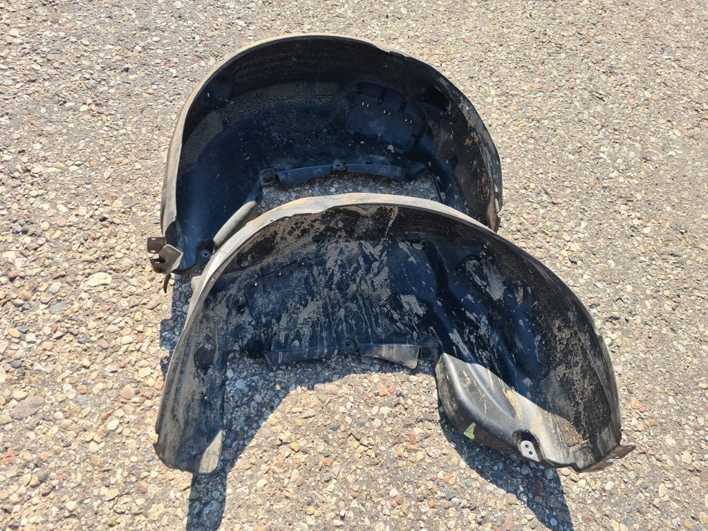 Aizmugurējo paspārnu komplekts priekš BMW 525D E61 2007 TOURING BLACK 1 Aizmugurējo paspārnu komplekts priekš BMW 525D E61 2007 TOURING BLACK