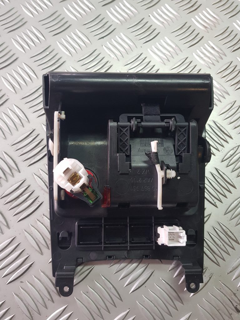 Pelnu trauks priekš VW GOLF 5 2006