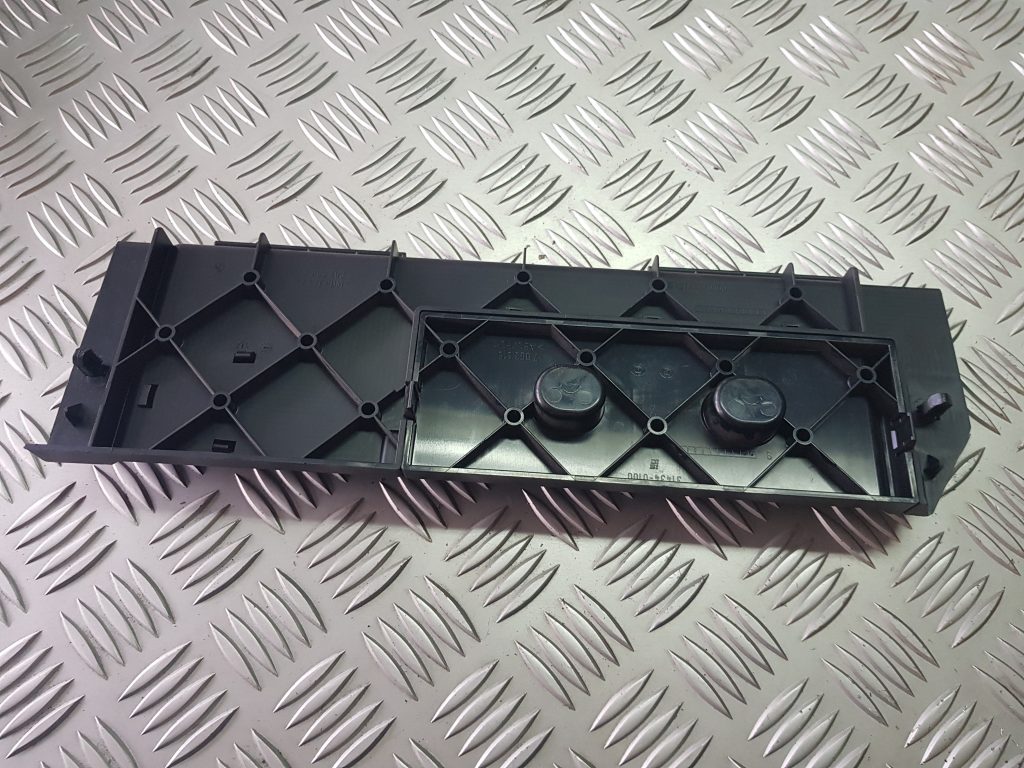 Mērinstrumentu paneļa iekšējā plastmasa priekš BMW 525D E61 2007 TOURING BLACK