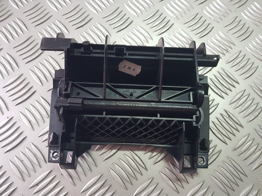 Pelnu trauks priekš AUDI A4 AVANT 2004 2 Pelnu trauks priekš AUDI A4 AVANT 2004