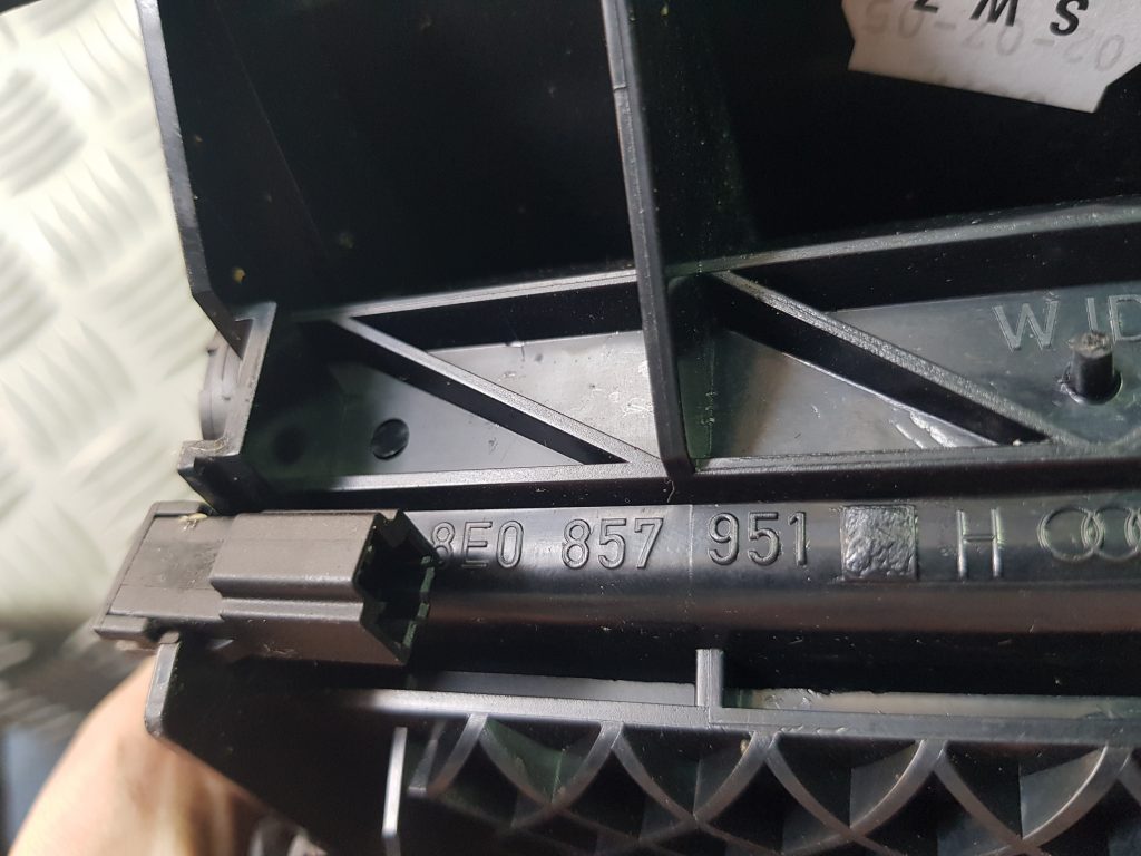 Pelnu trauks priekš AUDI A4 AVANT 2004 3 Pelnu trauks priekš AUDI A4 AVANT 2004