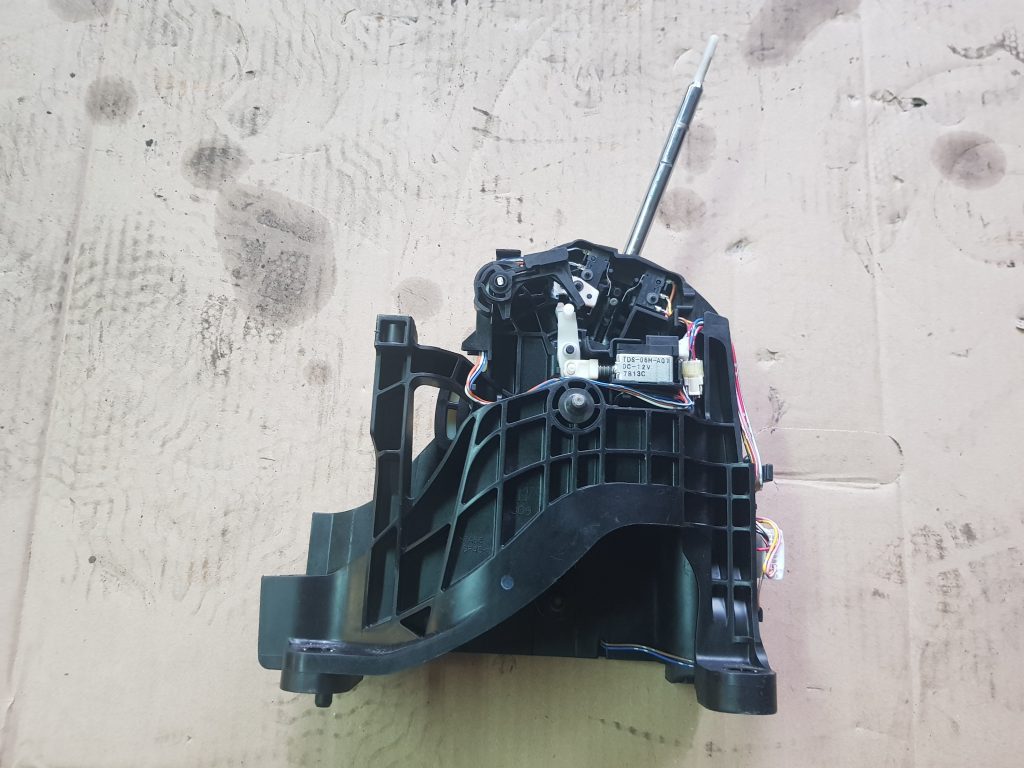 Ātrumu pārslēgšanas slēdzis priekš NISSAN X-TRAIL 2008