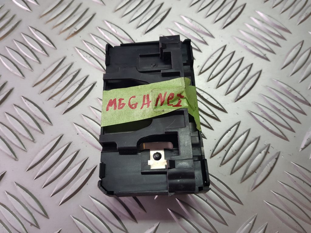 Aizdedzes slēdzene priekš RENAULT MEGANE 2004