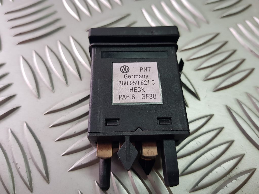 Aizmugurējā stikla apsildes ieslēgšanas poga priekš VW PASSAT 2000 BLUE 2 Aizmugurējā stikla apsildes ieslēgšanas poga priekš VW PASSAT 2000 BLUE