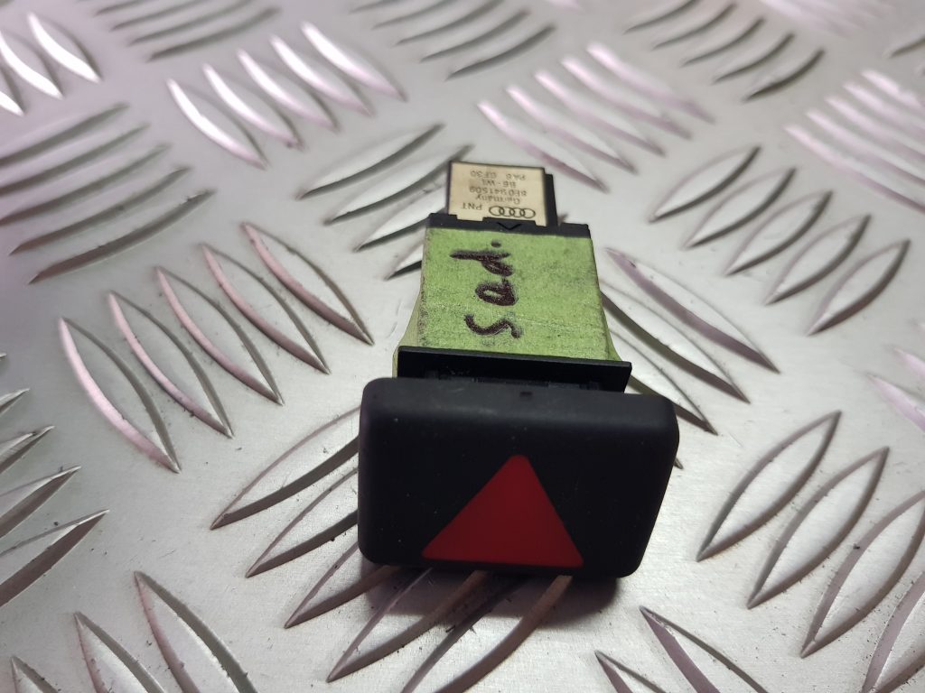 Trauksmes poga priekš AUDI A4 2005 1 Trauksmes poga priekš AUDI A4 2005