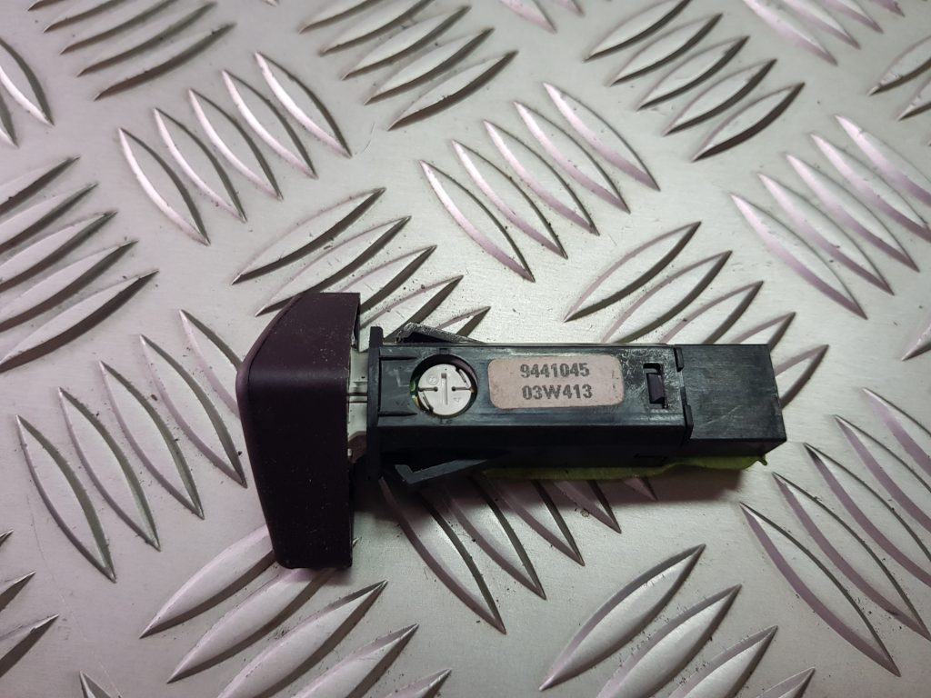 Trauksmes poga priekš VOLVO XC70 2004 2 Trauksmes poga priekš VOLVO XC70 2004