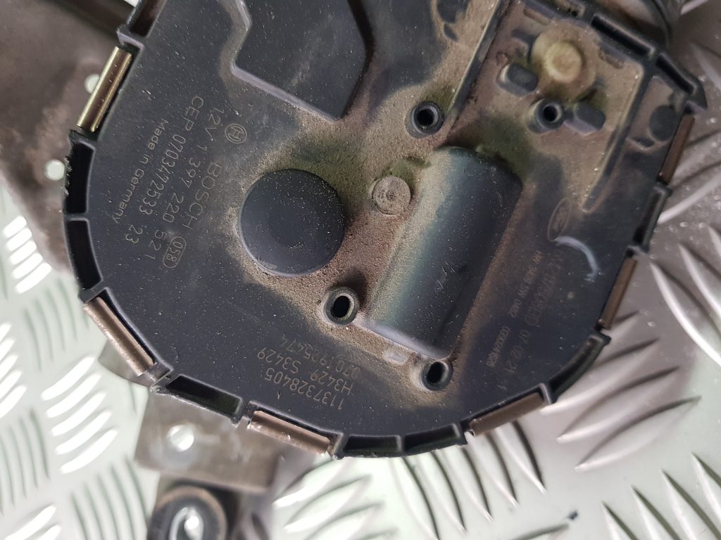 Vējstikla tīrītāja motors priekš FORD FOCUS 2016 2 Vējstikla tīrītāja motors priekš FORD FOCUS 2016