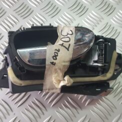 Salona durvju rokturis priekš PEUGEOT 307 2007