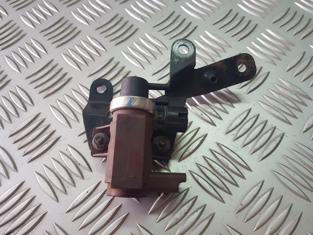 Solenoīda vakuuma vārsts priekš VOLVO S40 2004 Grey