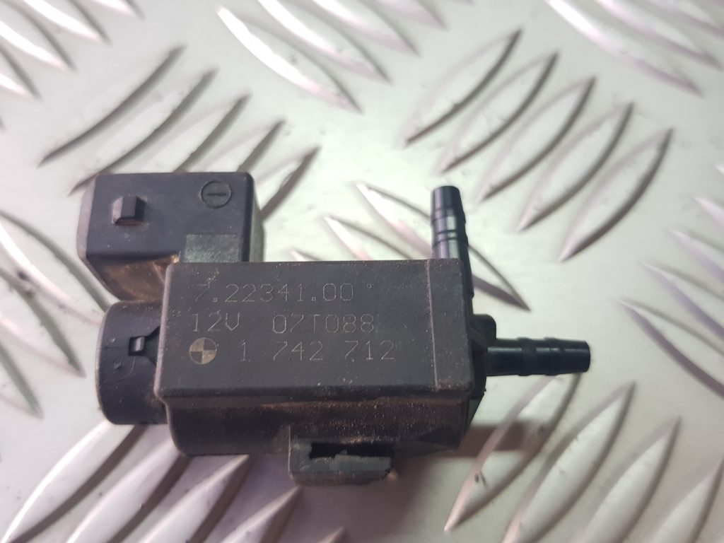 Solenoīda vakuuma vārsts priekš BMW 525D E61 2007 TOURING BLACK 2 Solenoīda vakuuma vārsts priekš BMW 525D E61 2007 TOURING BLACK