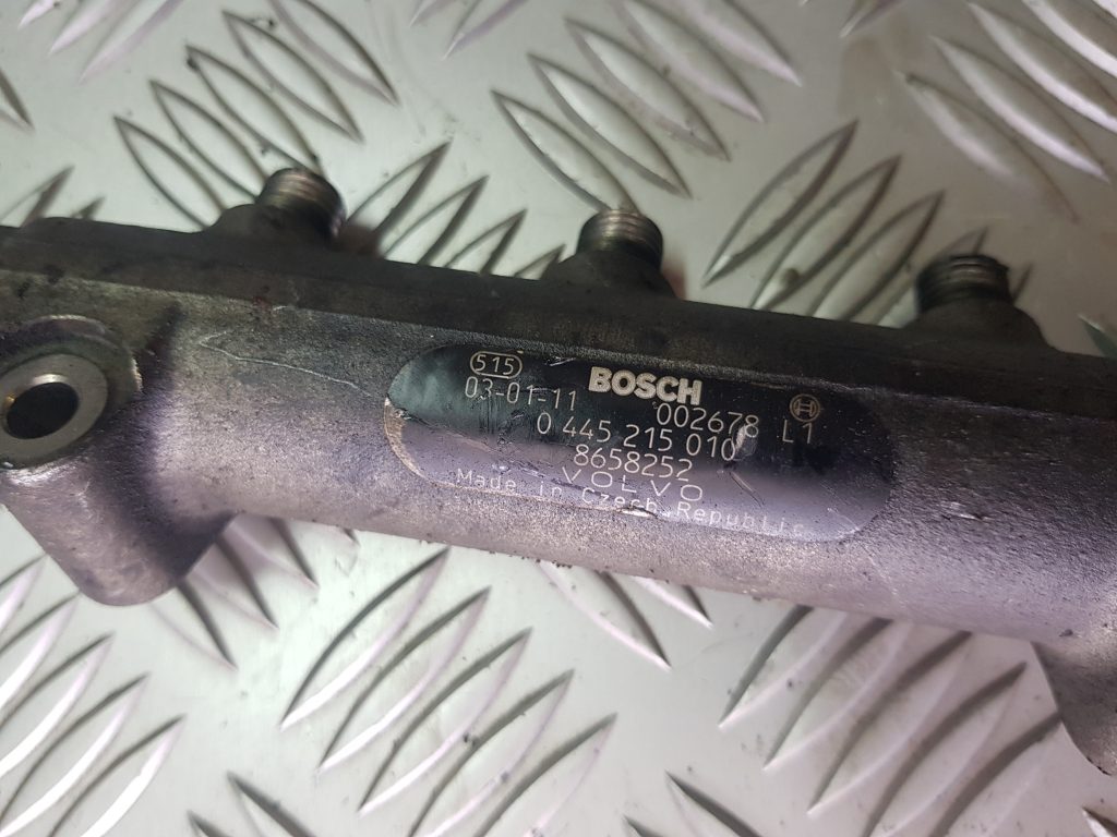 Degvielas sadales caurule priekš VOLVO V70 2003 GREY 2 Degvielas sadales caurule priekš VOLVO V70 2003 GREY