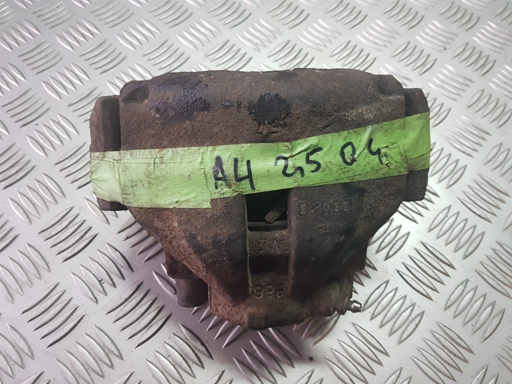 Priekšējais kreisais suports priekš AUDI A4 AVANT 2004 1 Priekšējais kreisais suports priekš AUDI A4 AVANT 2004