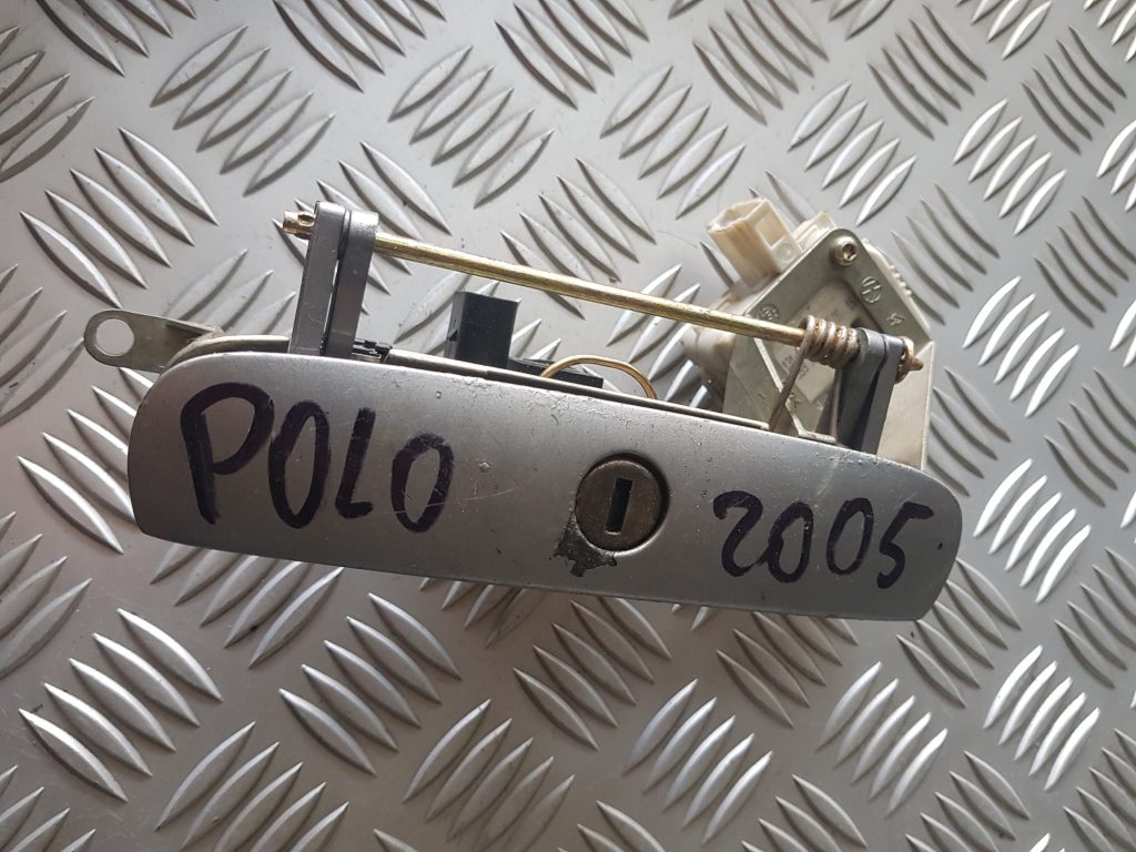 Bagažnieka vāka rokturis priekš VW POLO 2005 1 Bagažnieka vāka rokturis priekš VW POLO 2005